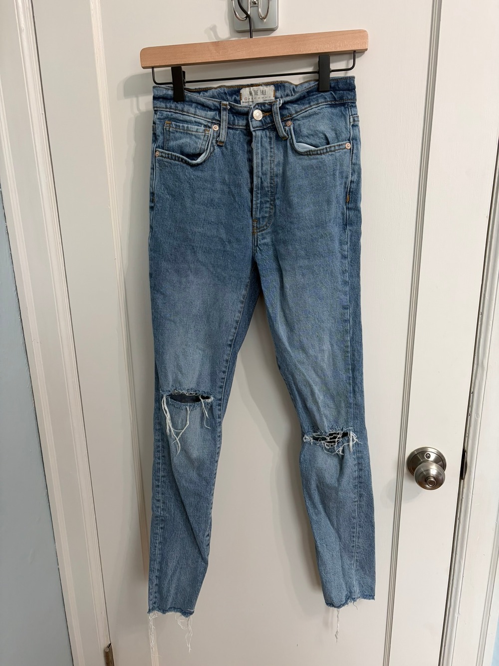 We The Free Distressed High Rise Skinny Jeans Raw Hem Size 24 Light Wash